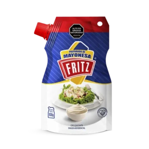 Preparado de Mayonesa Fritz 930 g en doypack, sobre fondo blanco