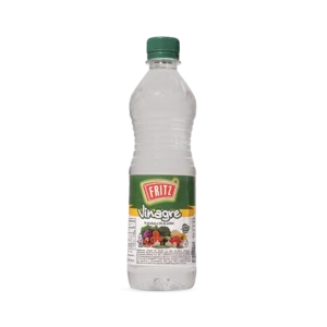 Vinagre Fritz 500 ml en botella, recortado sobre fondo transparente